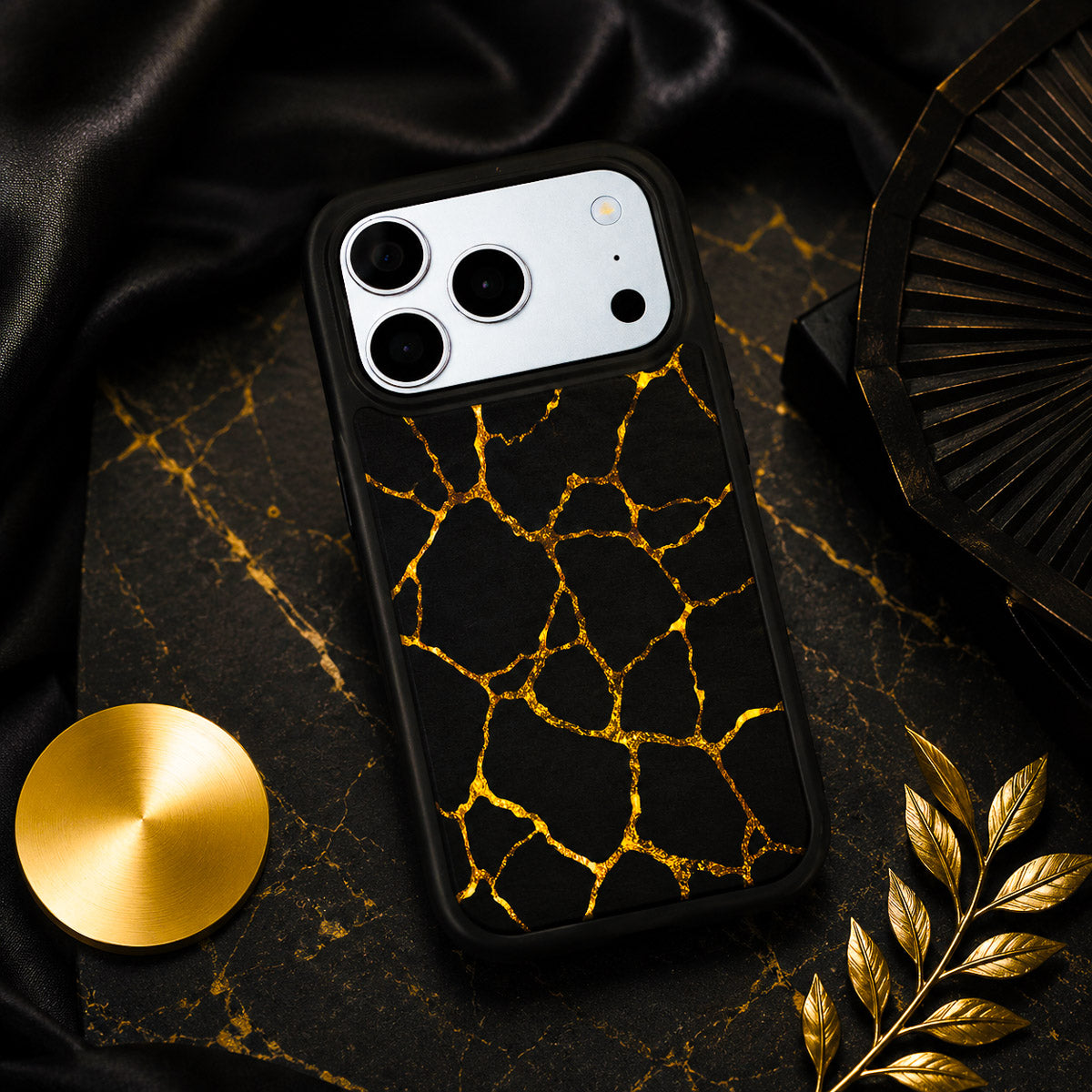 Black Gold Marble Designer iPhone 18 Pro Case – Kintsugi | MagSafe — view 2